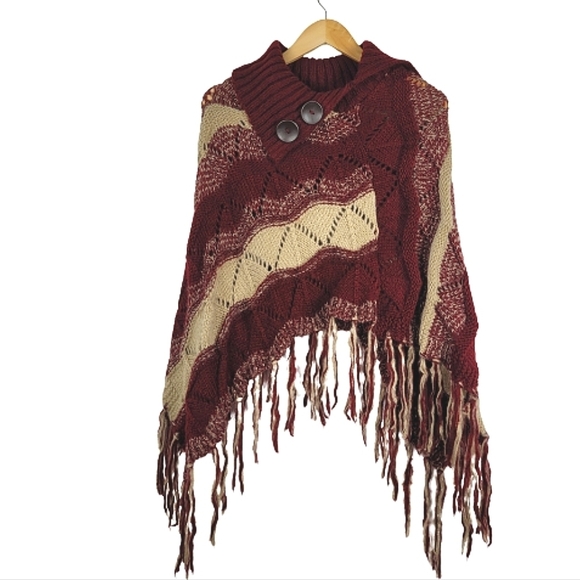 Vintage Sweaters - Vintage chunky knit fringe pancho